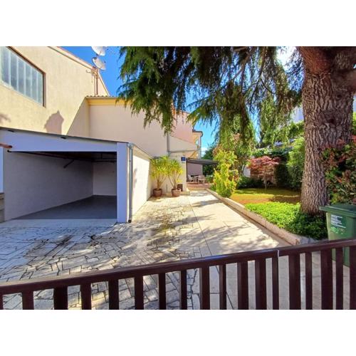 Sunny Street Holiday Home