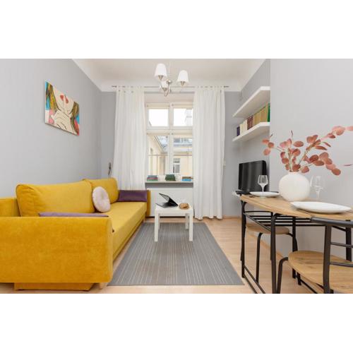 Sunny Studio Lwowska Street Metro by Noclegi Renters