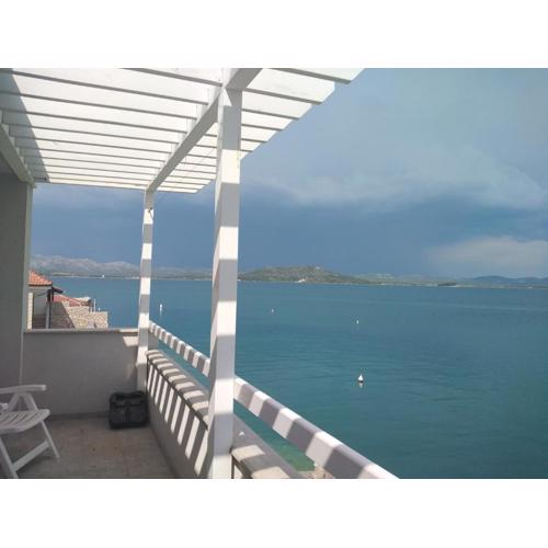 Sunrise- apartmani uz more