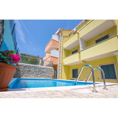 Sunrise Apartments