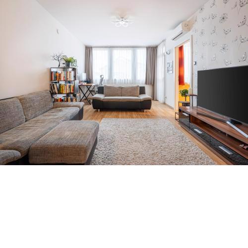 Sunrise Summit Apartment