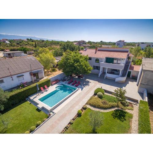 Sunset Garden apartment with private pool