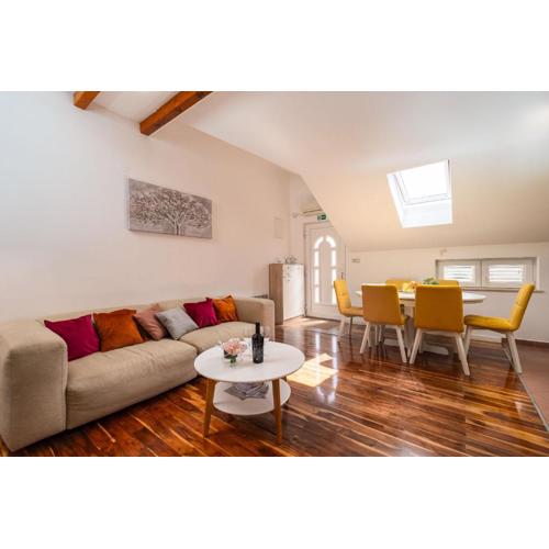 Sunset Horizon Apartment