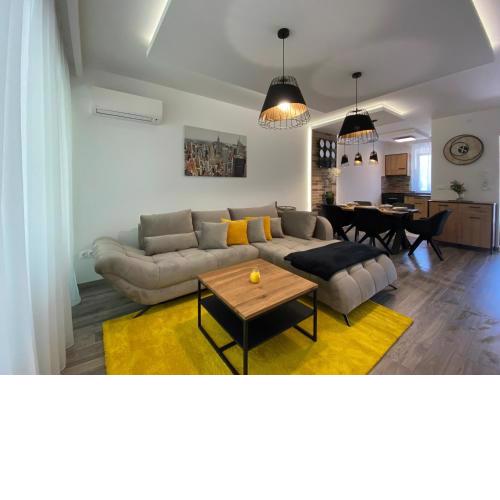 Sunshine Homes Zamárdi