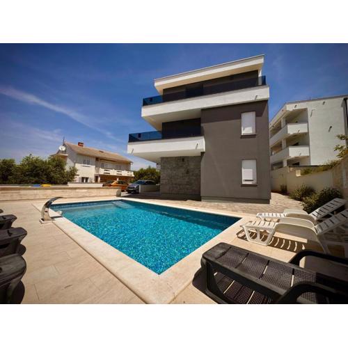 Sunshine Villa
