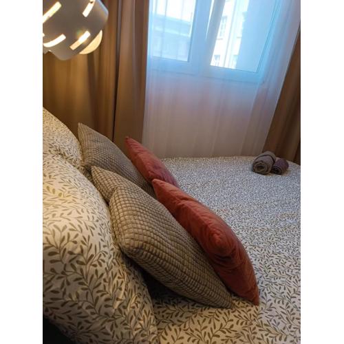 Super Central small studio with Palace View!