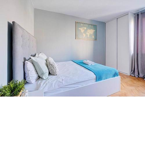 Super Central Suite with air conditioning New flat with WIFI