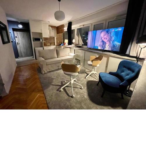 Super GREY 2 metro fast WiFi 65’TV Netflix HBO AppleTV+