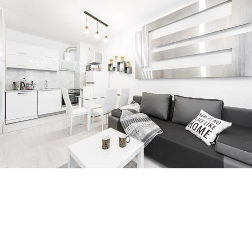 SuperApart Augustówka 73 "Sleek 1BR Home with Balcony & Pet-Friendly"