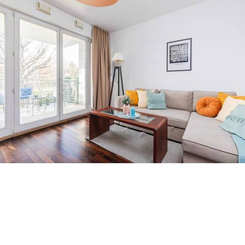 SuperApart Wilanowska apt 2 "Chic 1-Bed Suite with Full Kitchen & Bathtub Access"