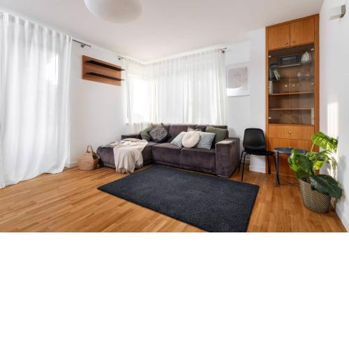 Superb Czerska Family Apartment
