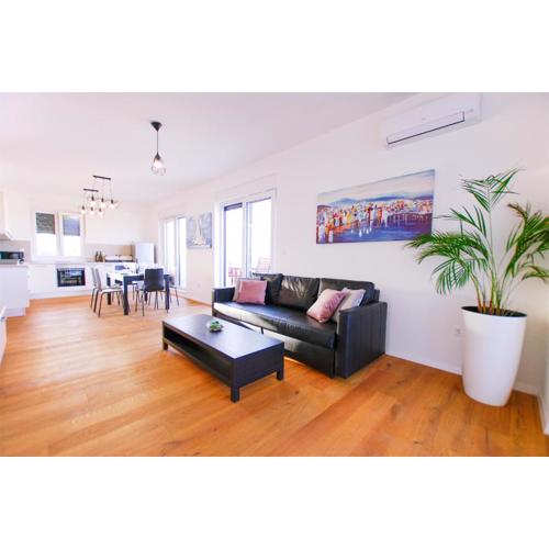 Superb Penthouse in Murter