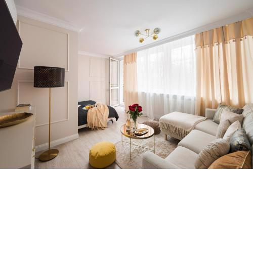 Superior 2-BR Suite 5min from Central Station with a balcony& air conditioning