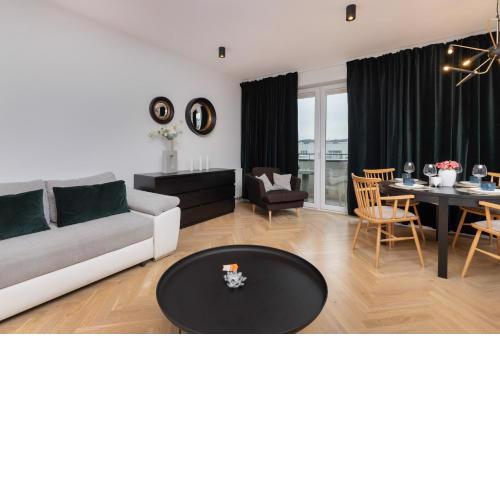 Superior Apartment with Balcony & Parking Gdańsk by Noclegi Renters Prestige