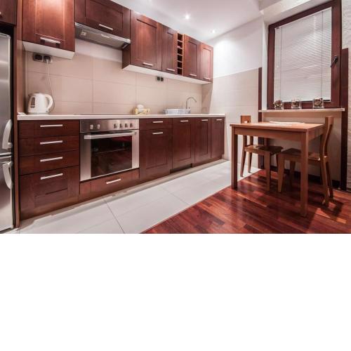 Superior Wlodarzewska, 2 rooms, 1 bedroom, Parking! 24h reception!