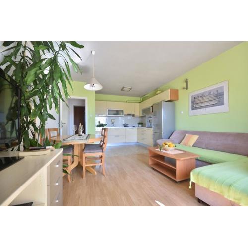 Sweet Apartment in Bol