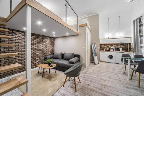 Sweet & Cozy Home at Center