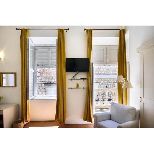 SWEET ROOM OLD TOWN by DuHomes