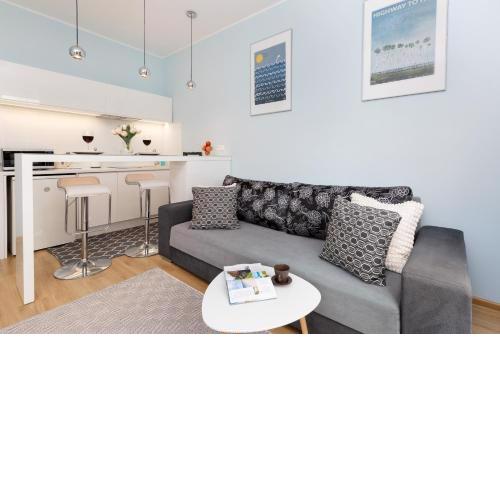Świętojańska Studio Center of Gdynia 550m to the Beach by Noclegi Renters