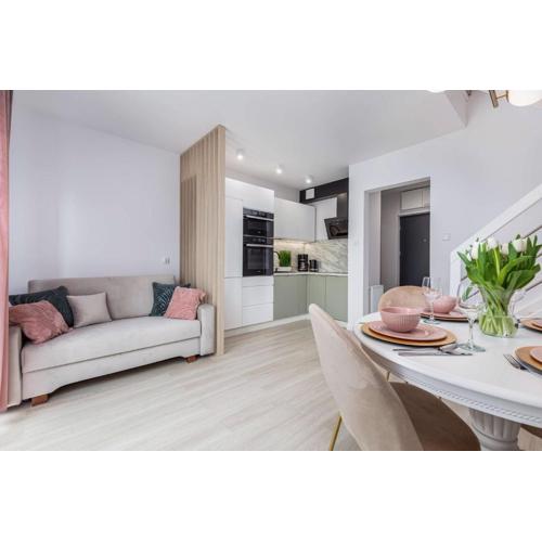 Świnoujście Cozy Apartment with Parking & Terrace by Noclegi Renters