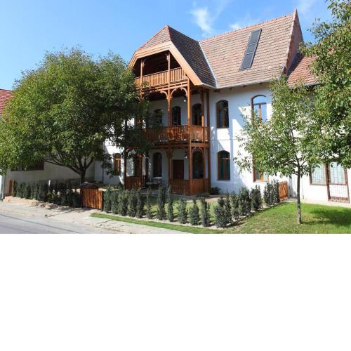Swiss villa in the Danube Bend