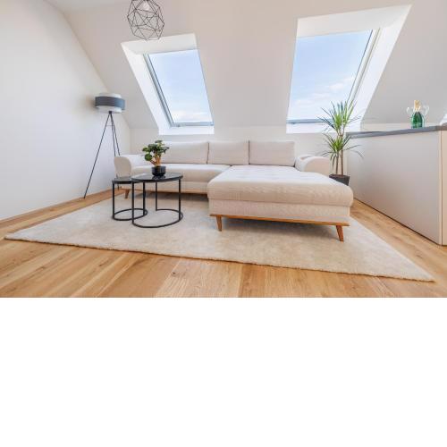 SYMPHONY Apartments 38 - Modern Loft with Terrace and Grill in Central Location