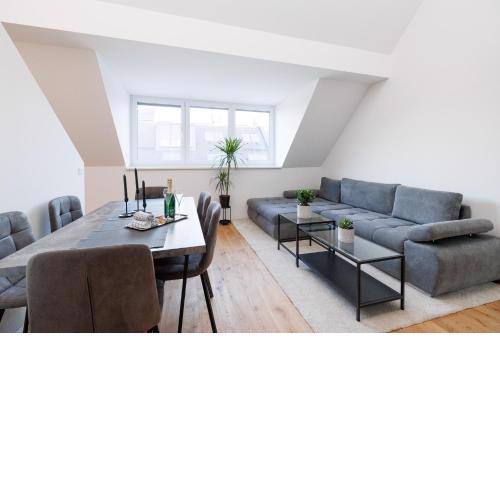 SYMPHONY Apartments 41 - Modern Loft with Terrace and Grill in Central Location