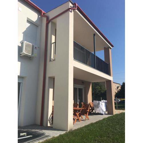 Szofi Apartman Pápa Fenyves u. 19.