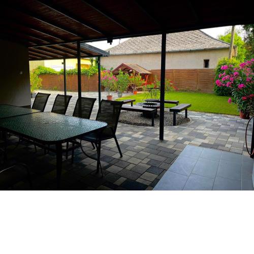 Tahiti Garden Apartman