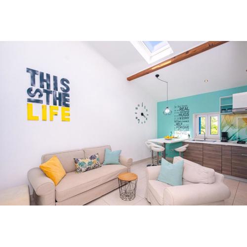 Tamburika colorful apartment in rustica area