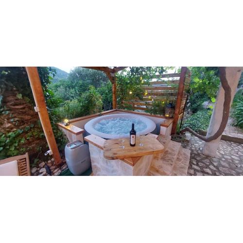 Taverna -Sunce- with jacuzzi