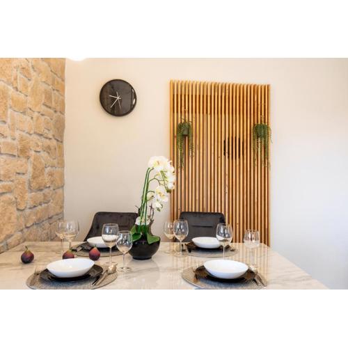 TEONA Luxury Apartment with jacuzzi and terrace sea view