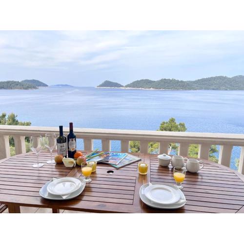 Terrace studios with panoramic seaview