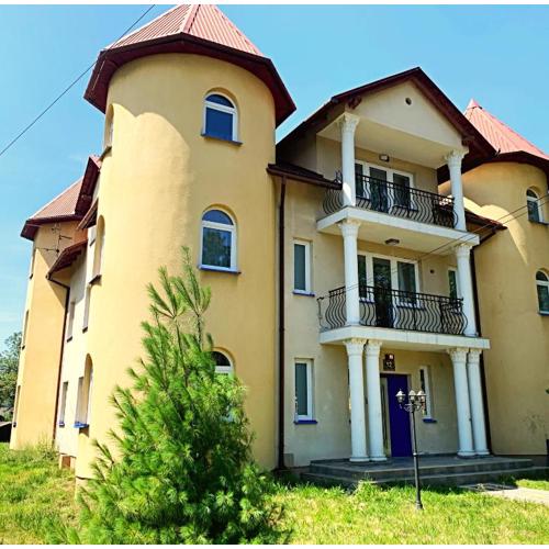 THE CASTLE Suites & Apartment - Free Parking - Self Check In