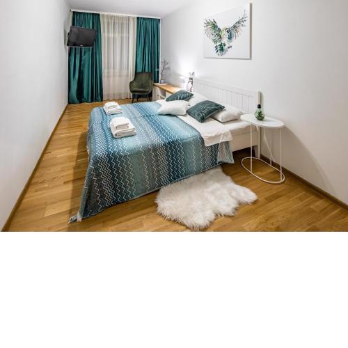 The MAIN square! 2 separated bedrooms, balcony