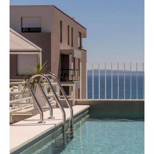 The Pleasurist - apartment with PRIVATE heated pool and terrace
