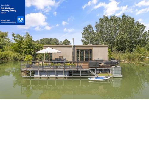THE ROOT your charming floating home