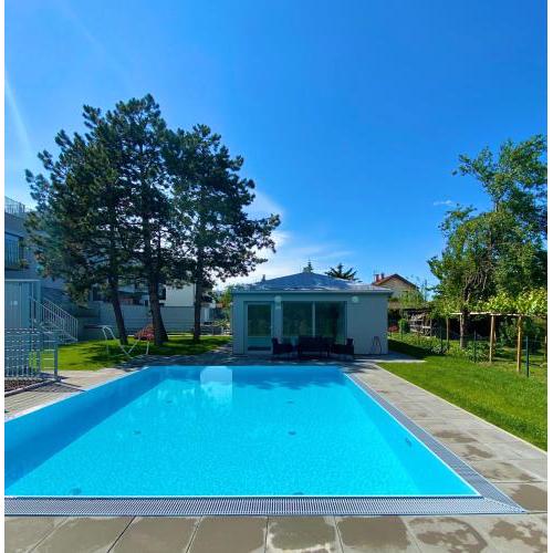 The Splash by JR City Apartments
