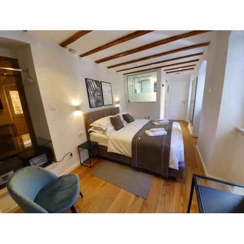 THE SUITES at central Split