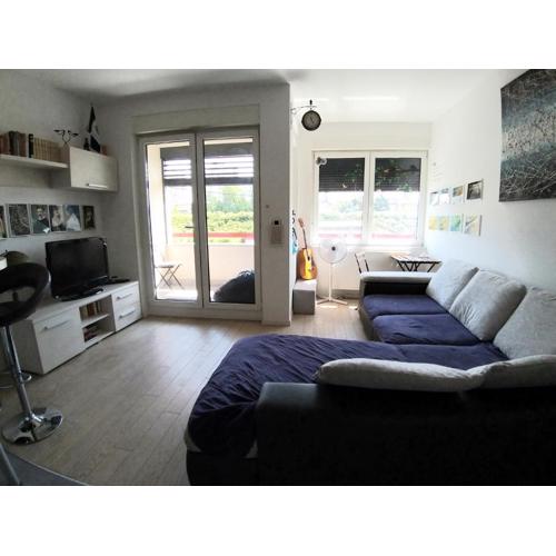 Theos atelier SELF CHECK IN APARTMENT w Free Private Parking
