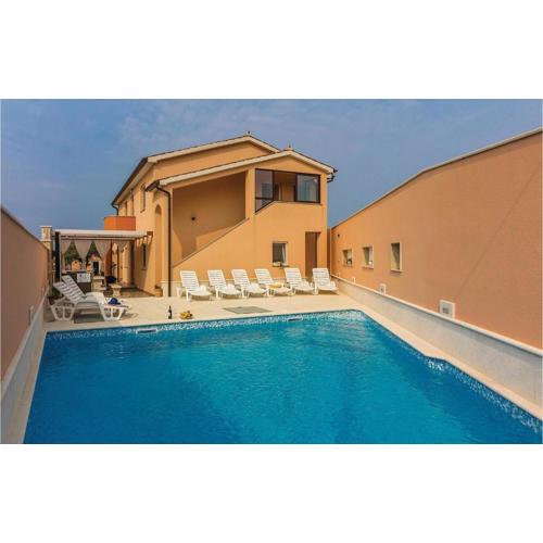 Three-Bedroom Apartment In Galizana