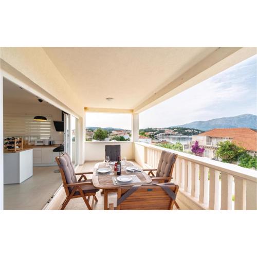 Three-Bedroom Apartment In Lumbarda