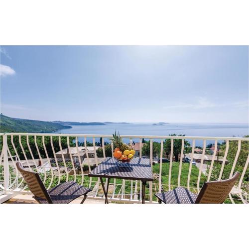 Three-Bedroom Apartment In Plat