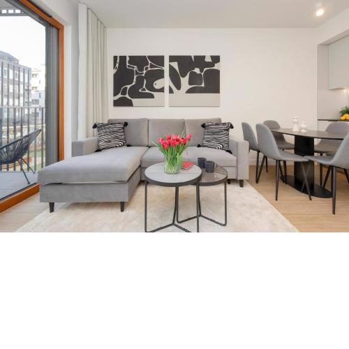 Three-Bedroom Apartment Warsaw Mokotów with Balcony by Noclegi Renters