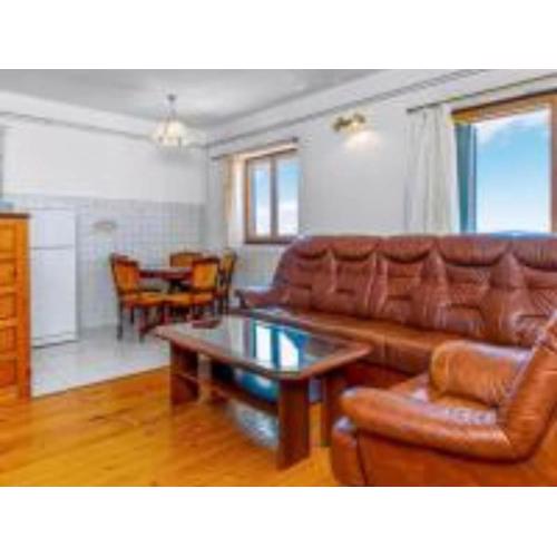 Three Bedroom Apartment with Balcony and Sea View 2