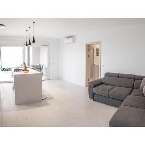 Three Bedroom Apartment with Sea View and Balcony