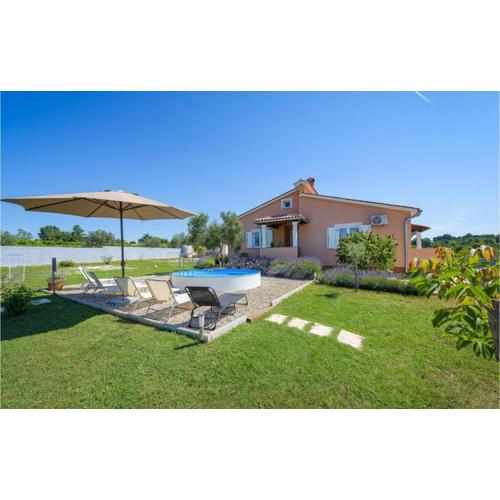Three-Bedroom Holiday Home In Bibici