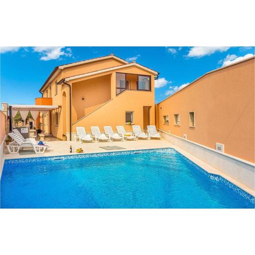 Three-Bedroom Holiday Home In Galizana