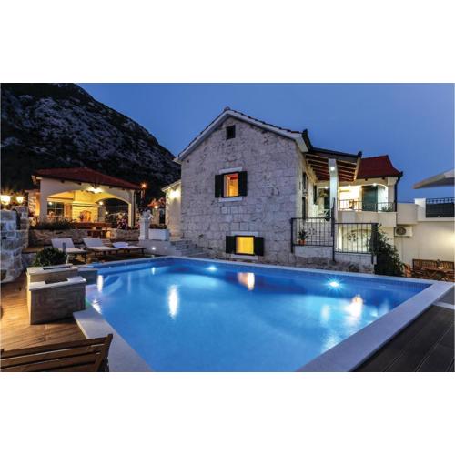 Three-Bedroom Holiday Home In Gata