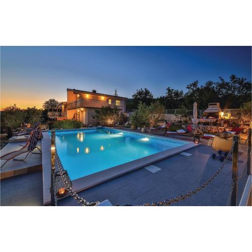 Three-Bedroom Holiday Home In Labin